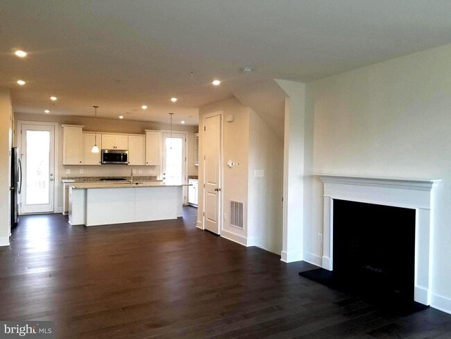 Building Photo - 1447 Honeylocust Dr
