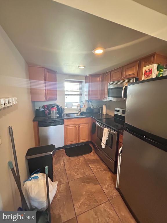 Foto del edificio - 1710 W Girard Ave