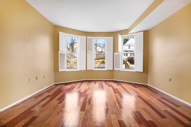 Foto del edificio - 2705 24th St NE