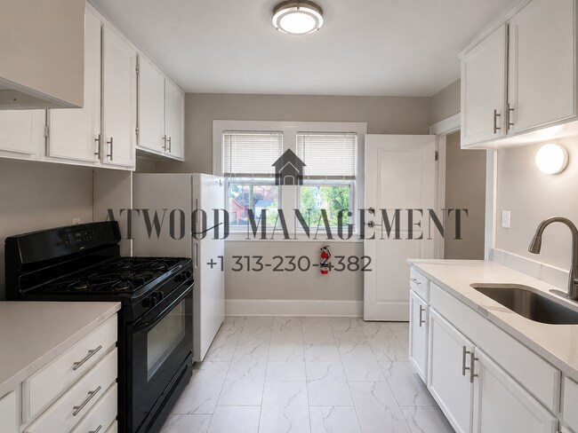 Foto del edificio - 17815 McIntyre St