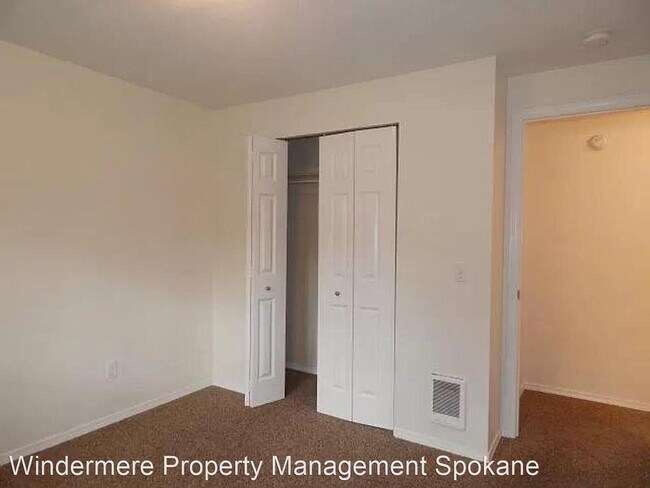 Building Photo - 3 br, 2 bath House - 1320 S Robinhood St.