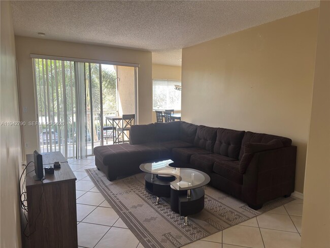 Foto del edificio - 7085 Nova Dr