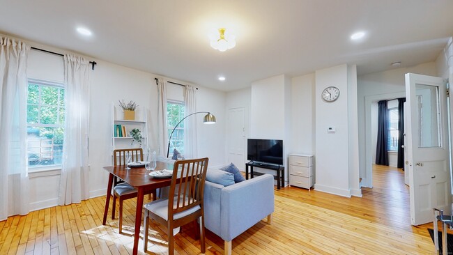 Foto del edificio - 88 1/2 Edwards St