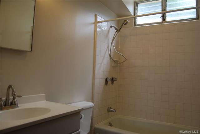 Building Photo - 1707 Nuuanu Ave