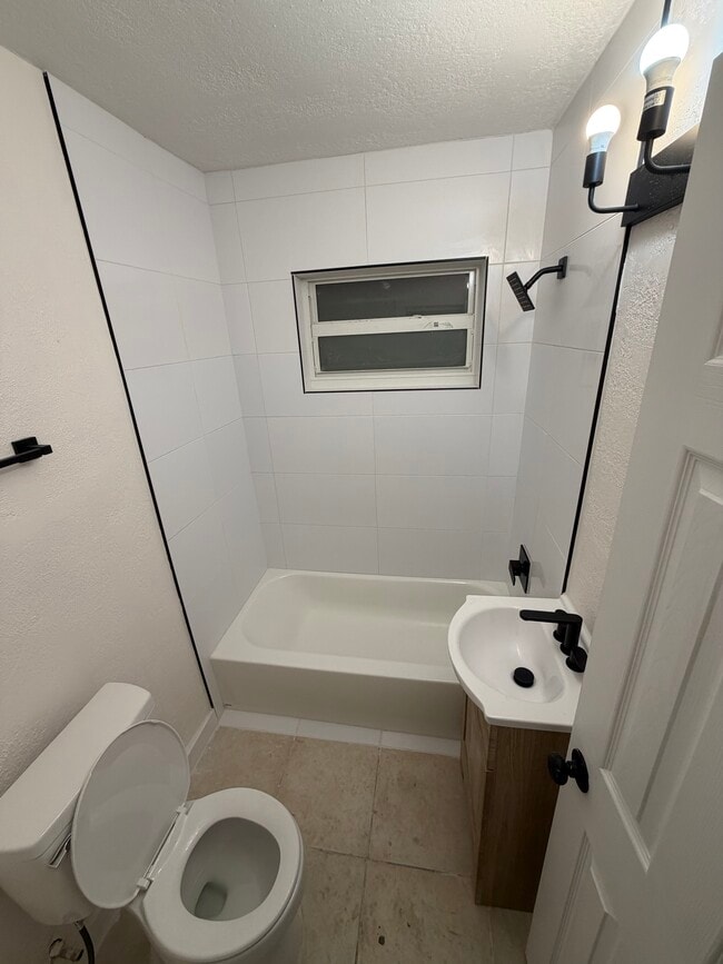 Foto del edificio - 2111 NW 93rd St