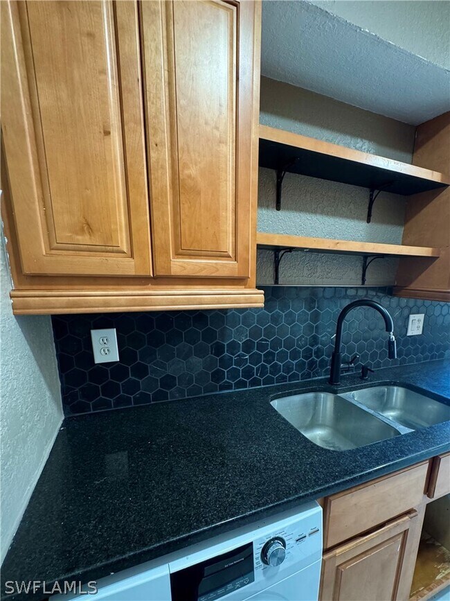 Foto del edificio - 4603 Bayshore Dr