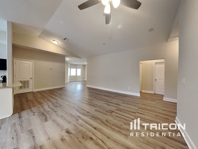 Foto del edificio - 39 Wood Acre Ln