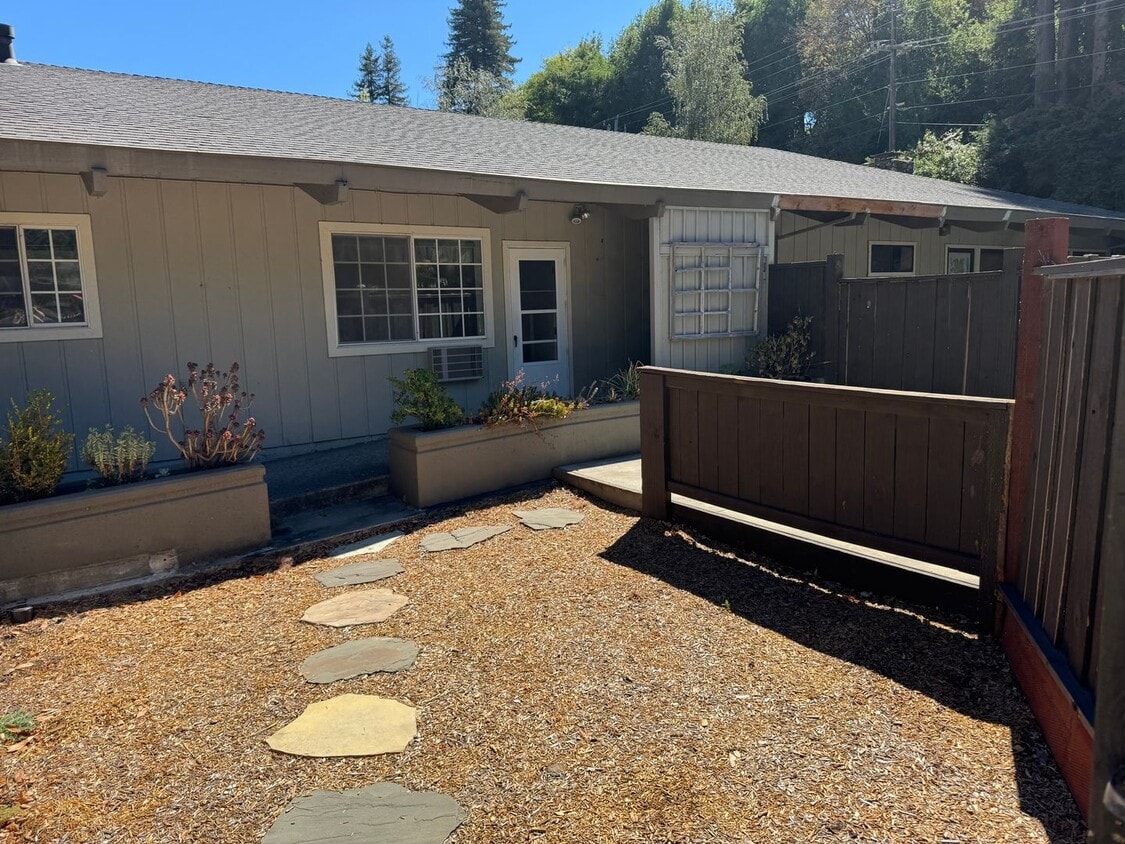 Primary Photo - Available NOW - Office space and/or storag...