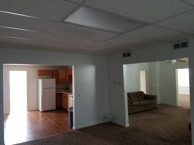 Building Photo - 514 E Lima St