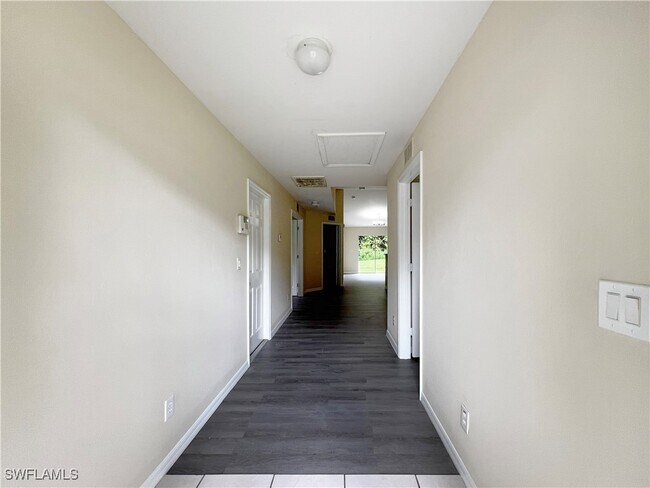 Building Photo - 341 Lillon Ave S