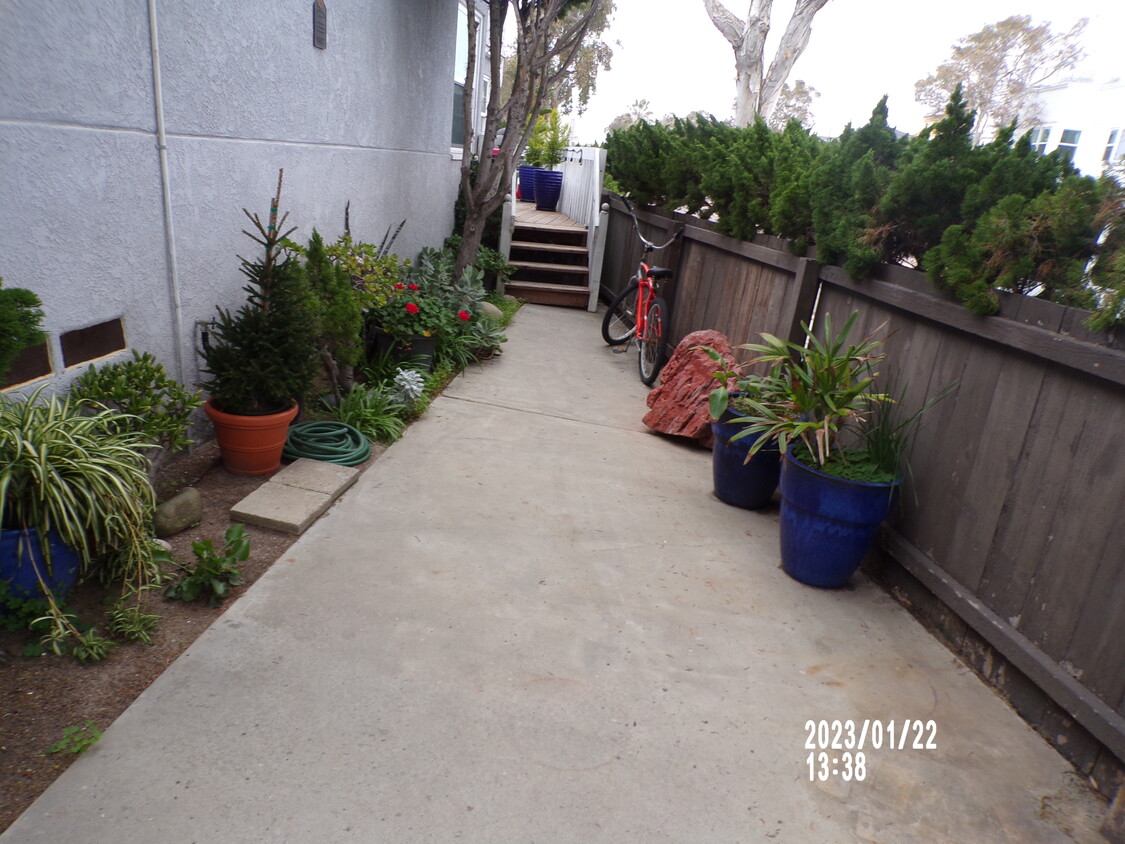 Foto principal - 3360 Mission Blvd