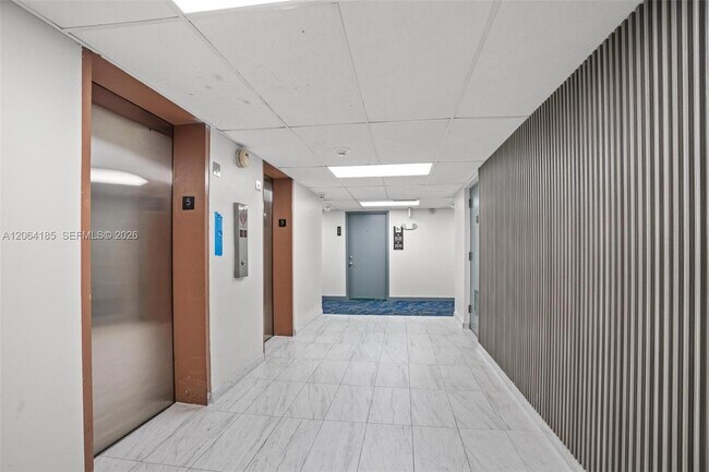 Foto del edificio - 501 Three Islands Boulevard