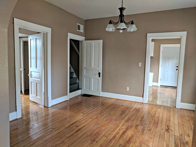 Building Photo - 1666 Smith St