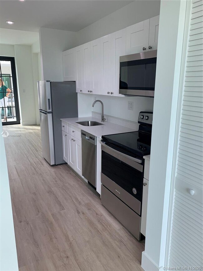 Foto del edificio - 4100 Davie Rd