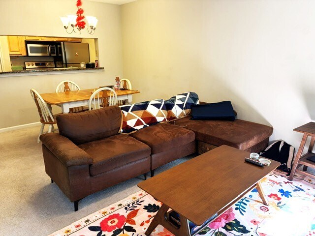 Foto del edificio - 3307 Wyndham Cir