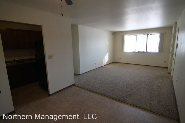 Building Photo - N114 W15775-W15929 Sylvan Cir