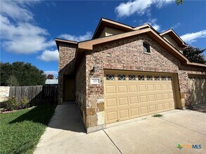 Building Photo - 201 Anne Louise Dr