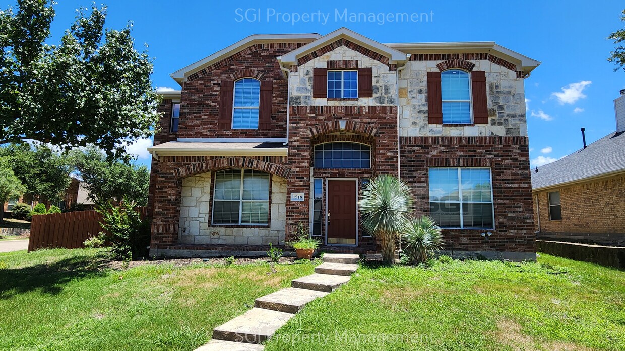 Primary Photo - Corner lot with massive yard!