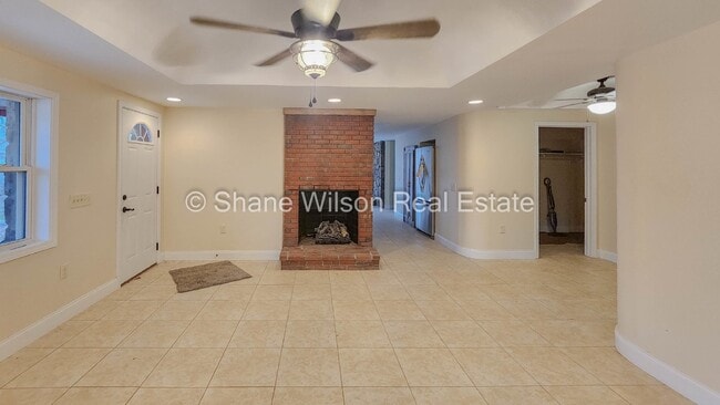 Building Photo - 5 Acres! Land to Roam and a big house to go with it!