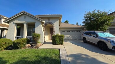 Building Photo - 2875 Macon Dr