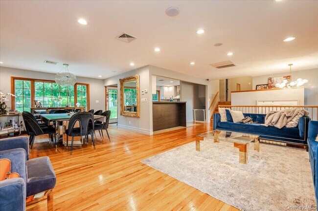 Building Photo - 26 Redbrook Rd