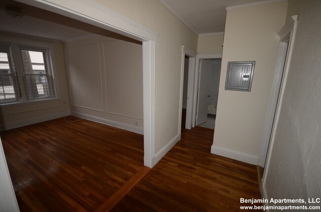 Building Photo - 8 Vinal St