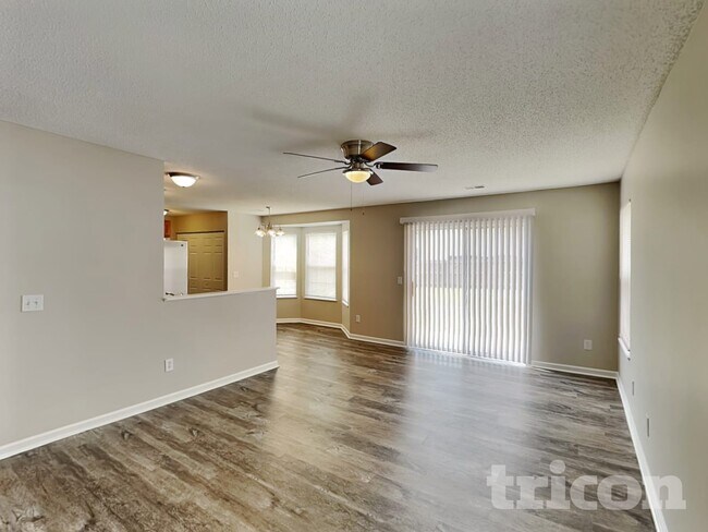 Foto del edificio - 136 Cherry Laurel Dr