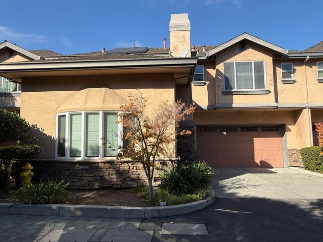 Bright 3 bedroom 2.5 Bath Home in Campbell - Bright 3 bedroom 2.5 Bath Home in Campbell