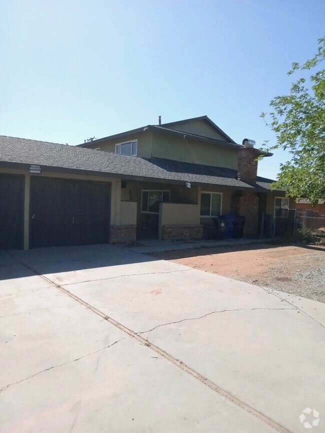 Building Photo - 15481 Straight Arrow Rd