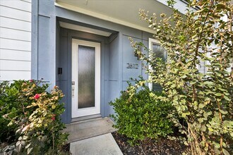 Building Photo - 2612 Bastrop St