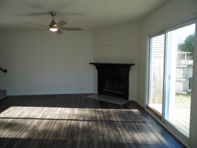 Foto del edificio - 2800 Kasey Ct