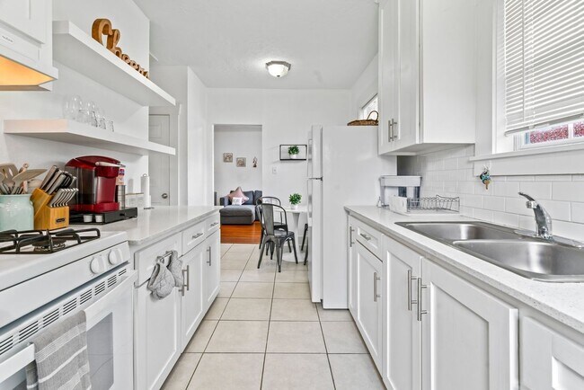 Foto del edificio - 5217 Claremont St