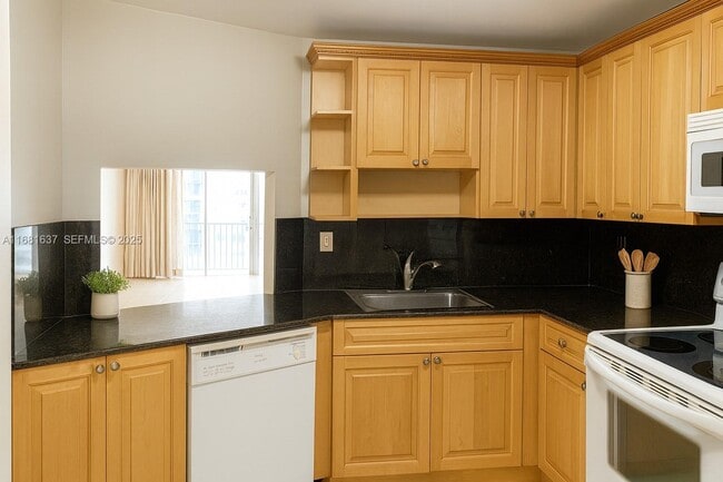 Foto del edificio - 1750 NE 191st St