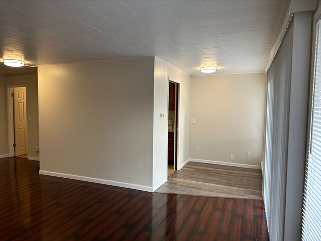 Building Photo - 12628 Northup Way