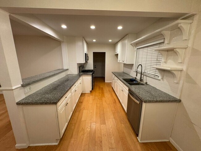 Foto del edificio - ***COMING SOON*** LAKEWOOD HOME   3BR/1BA ***BE THE FIRST TO APPLY**