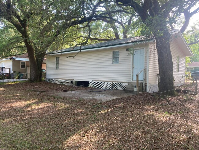 Building Photo - Woolmarket 3 Bedroom