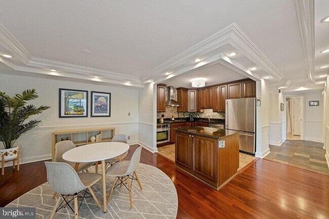 Foto del edificio - 8315 N Brook Ln