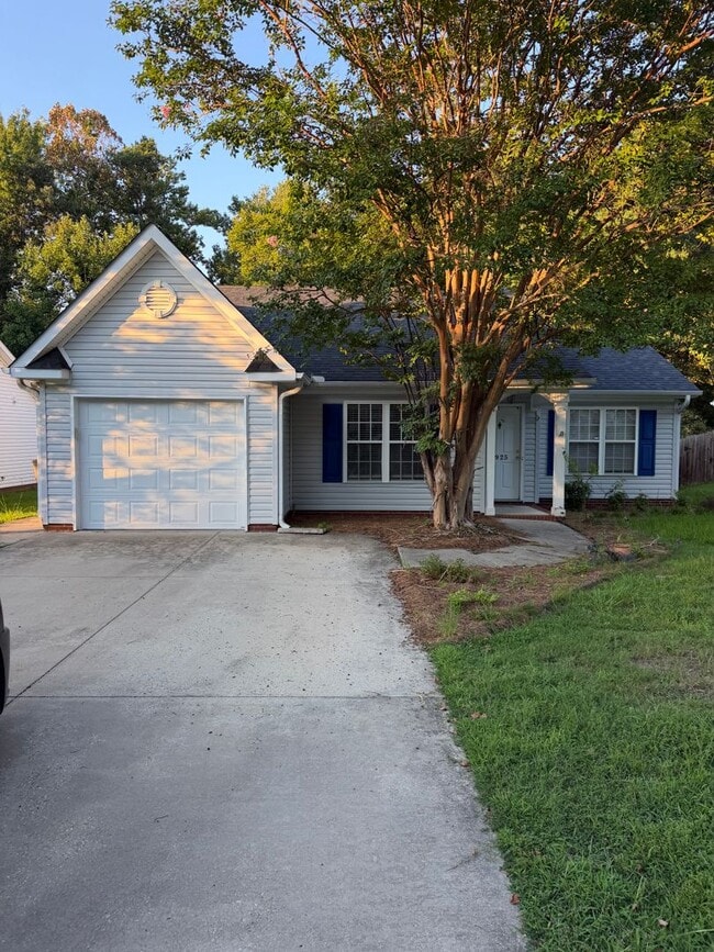 Building Photo - 3925 Hickswood Forest Ct