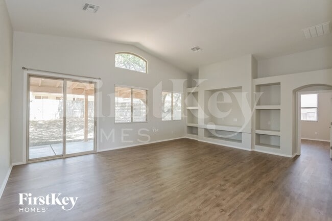 Building Photo - 5502 W Red Rock Ridge St