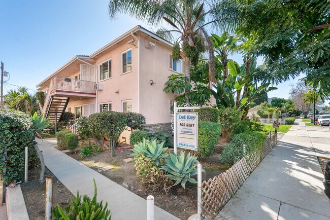 Foto del edificio - 330 W Alameda