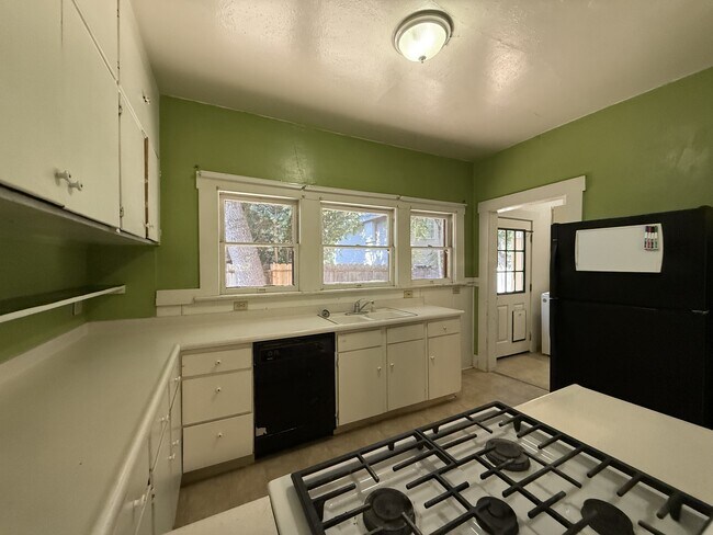 Foto del edificio - 824 Olive St