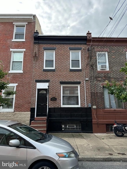 Building Photo - 2525 1/2 Edgemont Street Unit