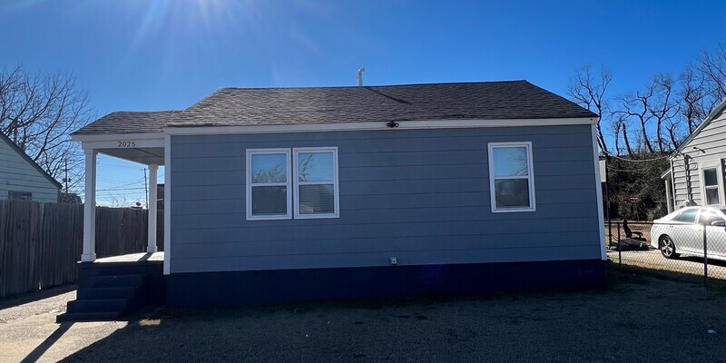 Primary Photo - 2025 Boyle Ave