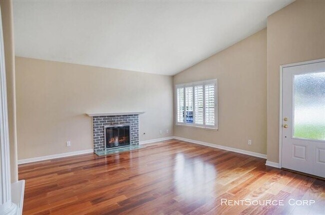 Building Photo - 4 Bedroom Home For Rent In Saugus