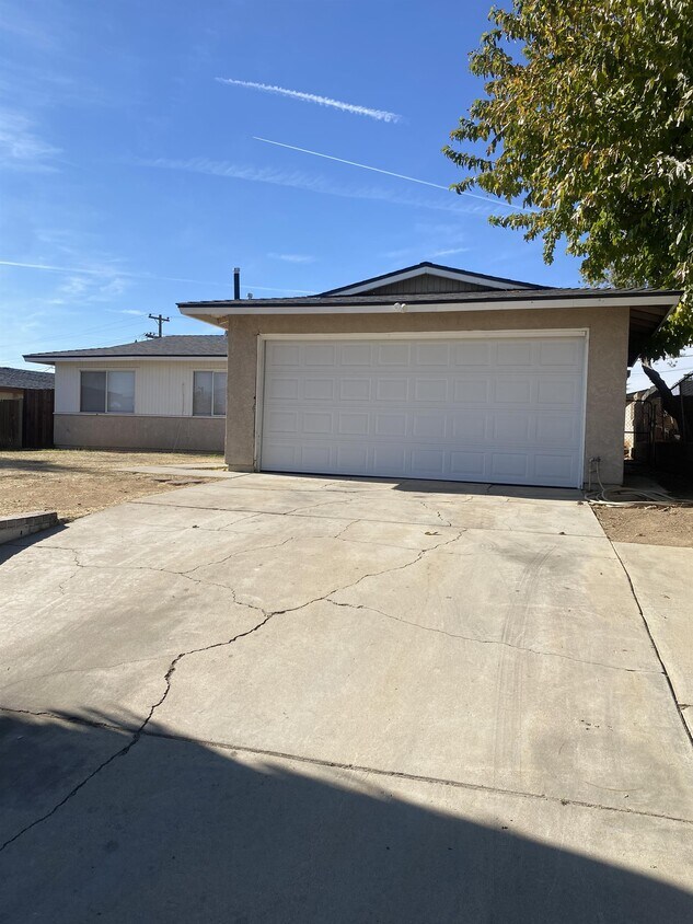 2716 Trent St, Bakersfield, CA 93306 House Rental in Bakersfield, CA