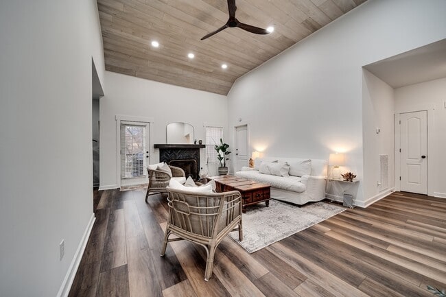 Foto del edificio - 118 River Chase