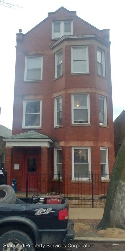 Primary Photo - 3121 S Lawndale Ave