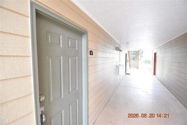 Building Photo - 9481 Highland Oak Dr