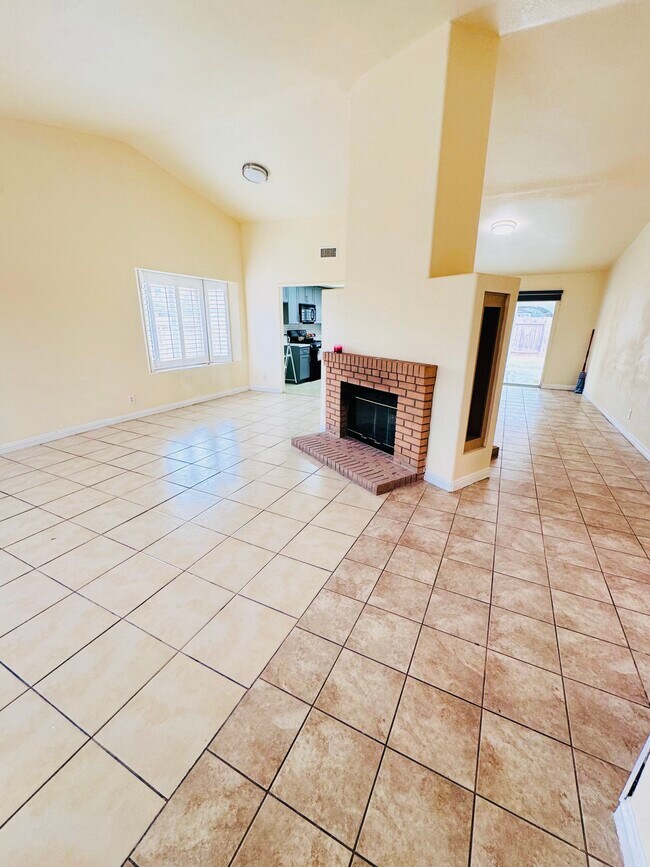 Foto del edificio - 2498 Ross Ave