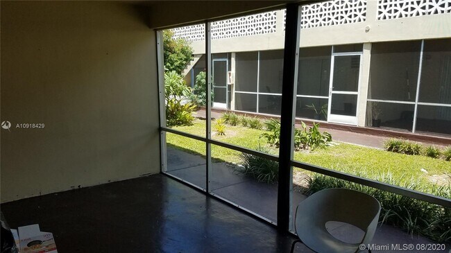 Foto del edificio - 11935 NE 19th Dr